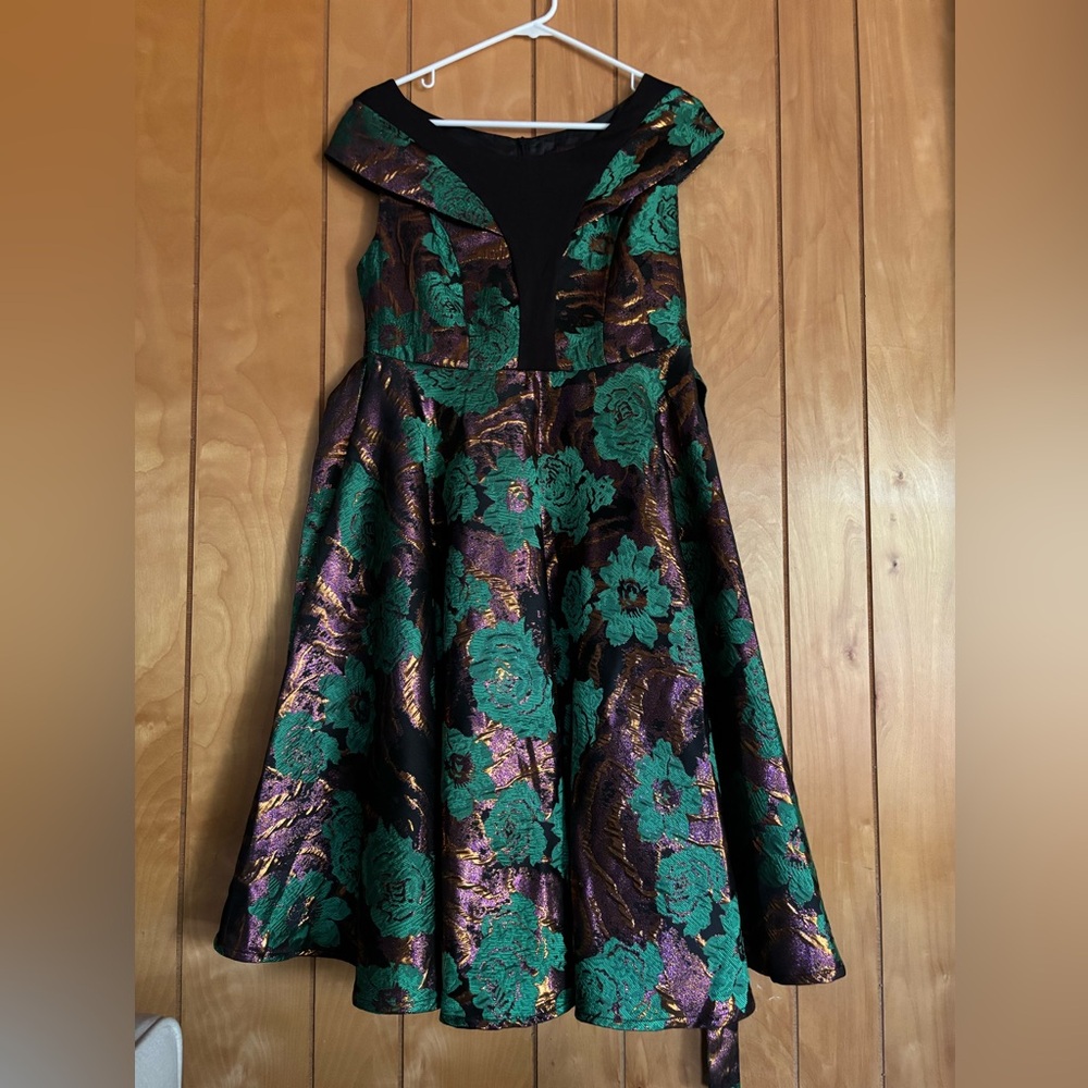 Jacquard 50s style party cocktail dress from So Amazing, size 12.